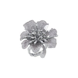 BEGÜM KHAN IRIS RING kristal detaylı yüzük, şık tasarım ve parlak yüzeyle dikkat çekiyor.